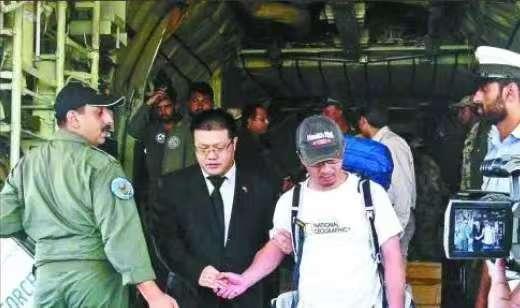 “中国人又怎么样？中国人老子一样杀。”中国退伍兵在巴基斯坦登山途中遇到恐怖分子，