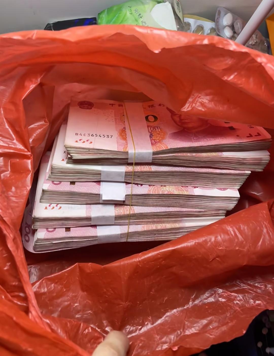 奉劝各位打工人一句，手里攥着30万现金的，千万别瞎折腾！现在这行情，买房