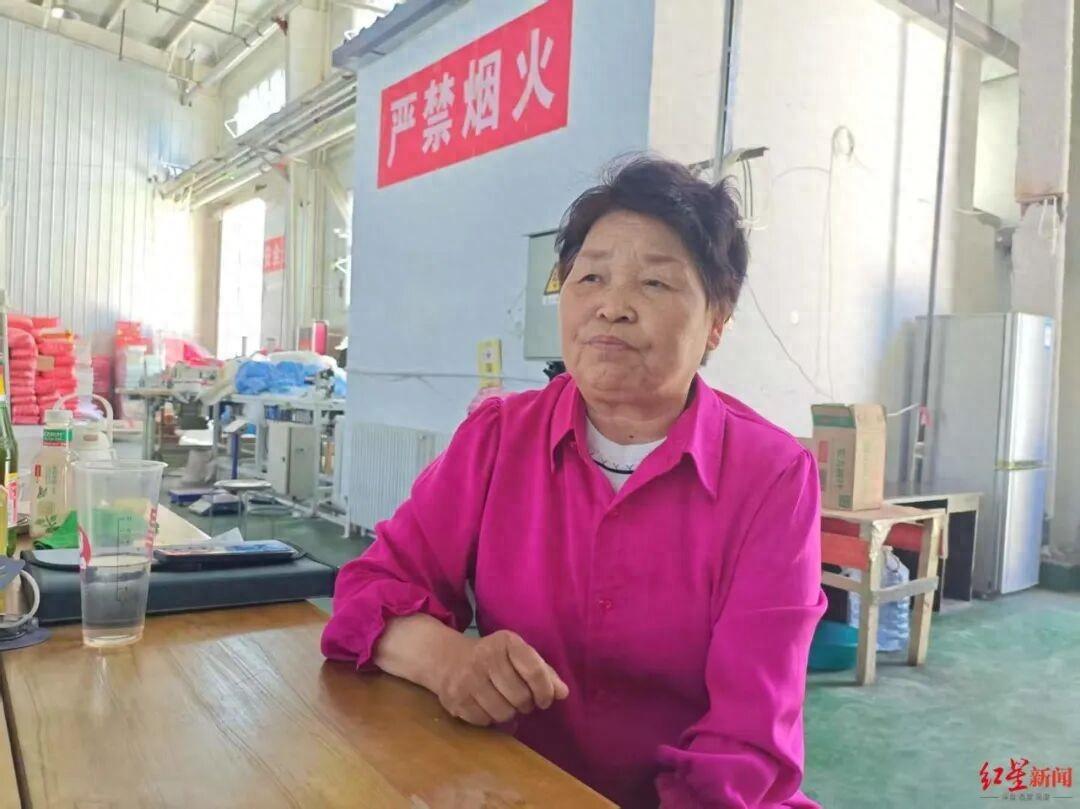人善被人欺！7月14日新派新闻报道，新疆石河子，一有位靠网上卖棉被养家的老板娘，