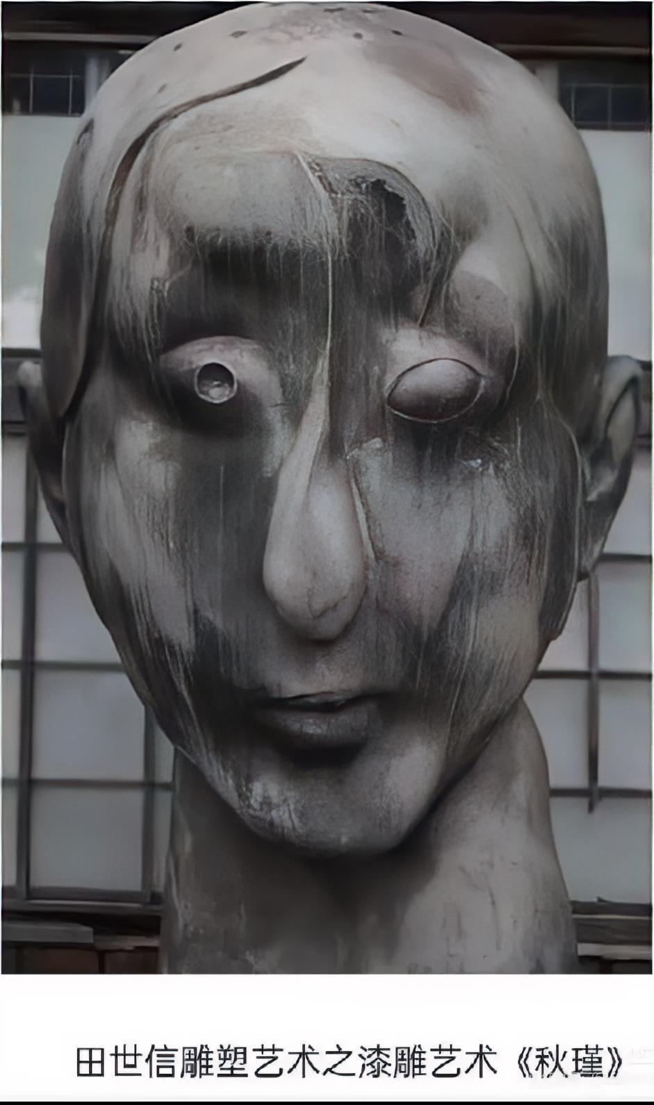 第一眼看到这尊雕塑的时候，我还以为是哪里出土的残次品。结果有人告诉我，这