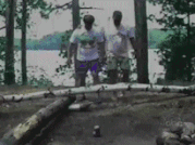 爆笑GIF: 有个这样的女友, 你永远不知道下一刻会发生什么。