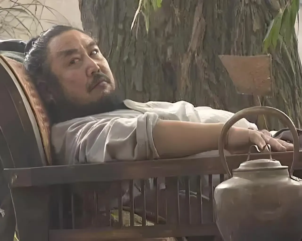 《水浒传》中，杀人如麻的武松为什么一开始要放过蒋门神，而不是直接杀死他以除后患呢