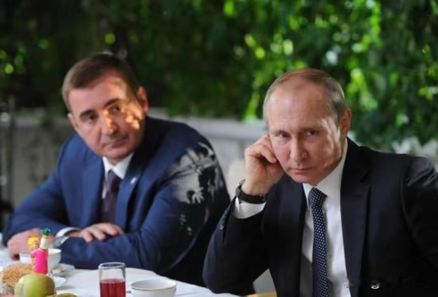 1. 德国总理：不要想着在普京任内结束战争：默茨表示不要想在普京任内结束俄乌战争