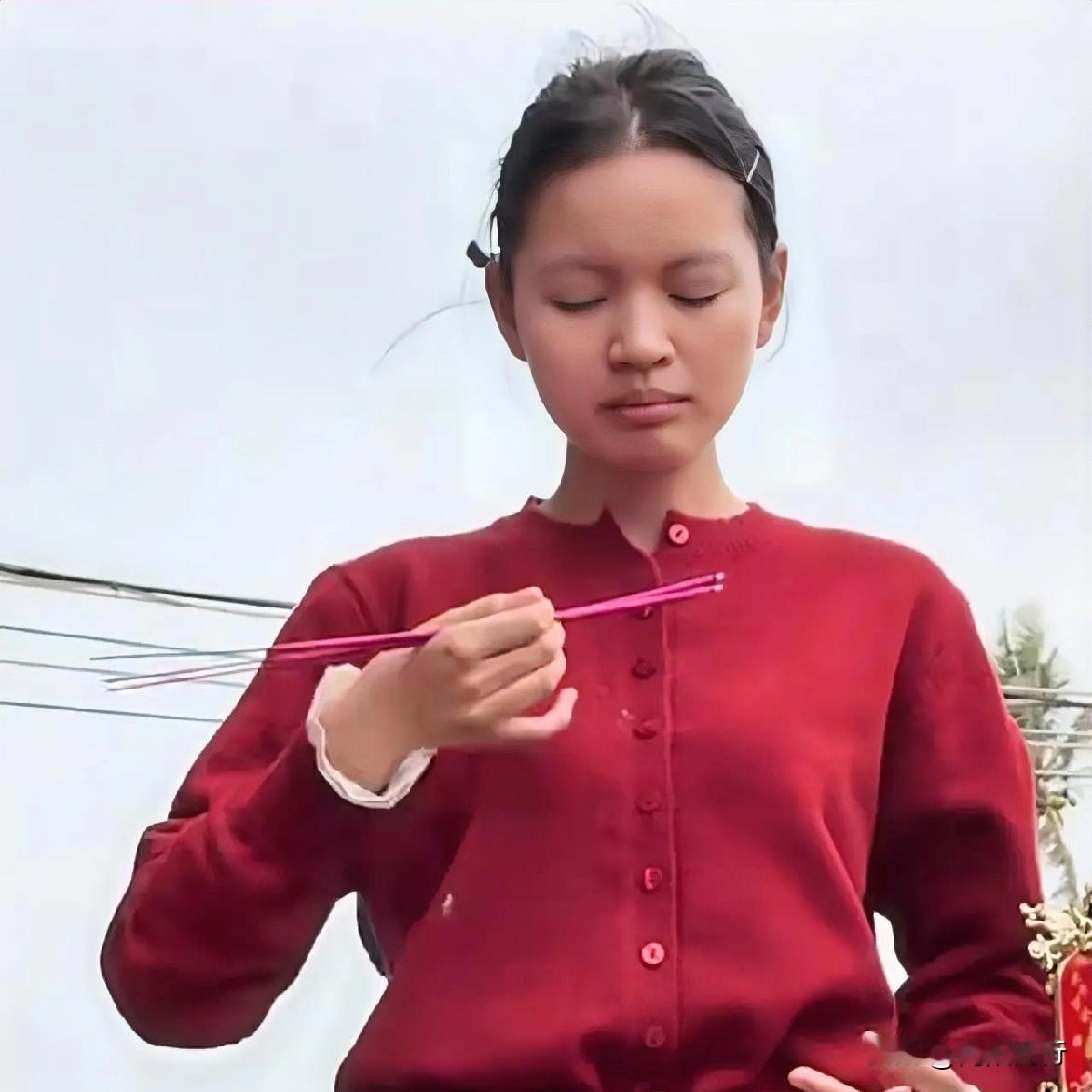 占圣杯九次全不同意，轿子直接抬不动。今年拾石村妈祖游神，真的把脸丢到全国了。