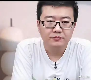 好多人说:莎莎连退三站比赛，积分为4000分，她是不是将失去世界第一的位置？莱维