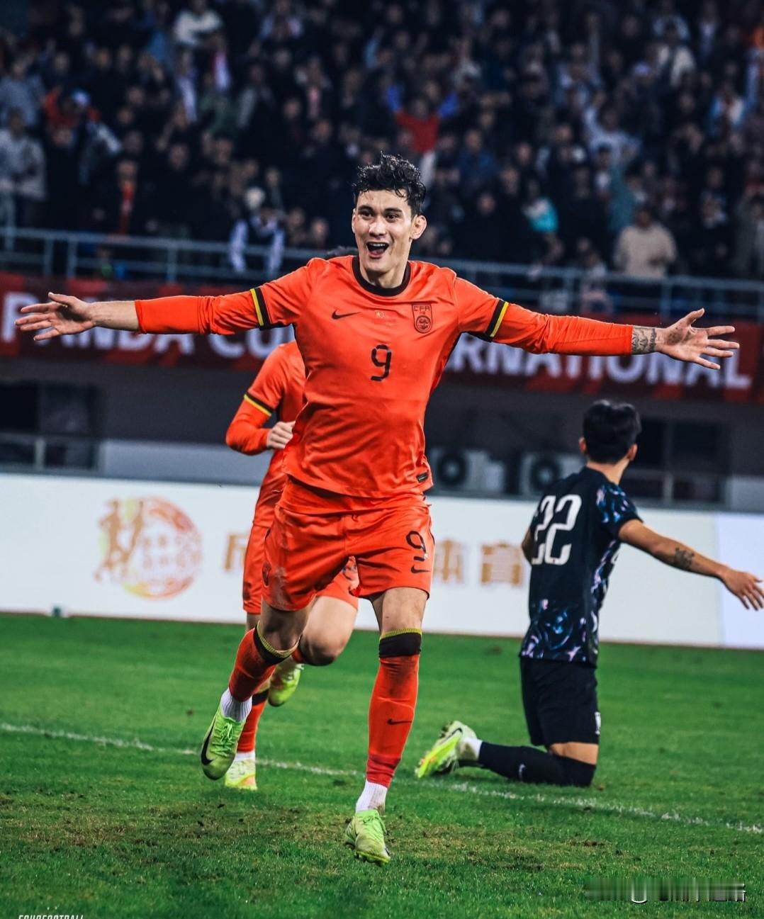 拜合拉木这事，让我对年轻球员另眼相看了！国脚拜合拉木的故事，听着就心里热