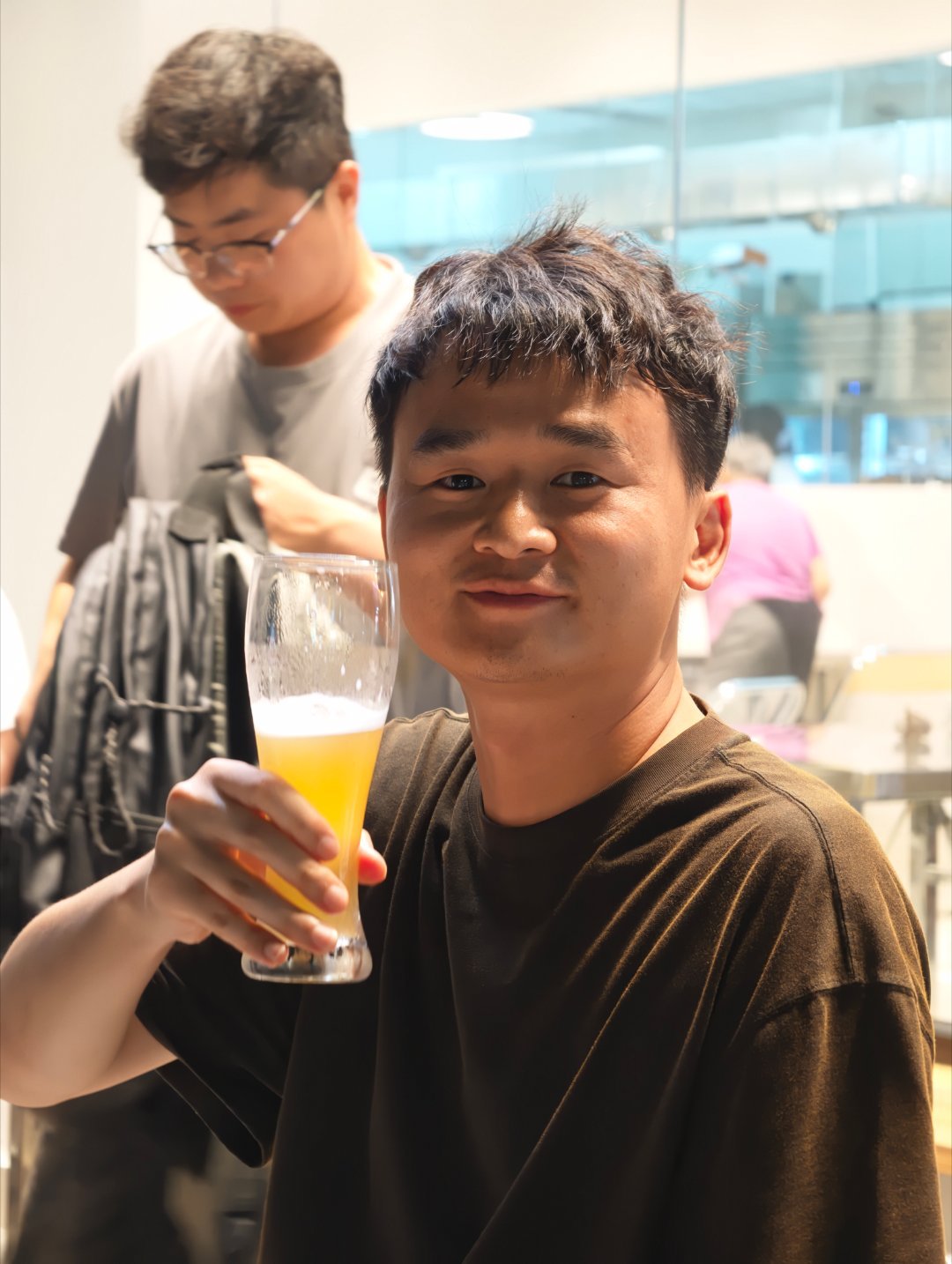 来的烧鸡店尝尝，抛去网红光环，他们家烧烤是真好吃，在深圳属于难得的口味偏重一丢丢