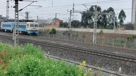 宝成线列车和两名工人发生碰撞致两人身亡！事发，11月27日凌晨，在四川省德阳市境