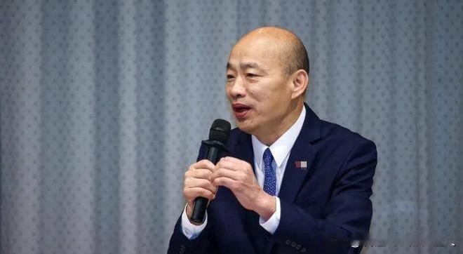 韩国瑜一句话，怎么把民进党惹急了？他公开质疑赖清德当局不副署法案，直指岛内民主运