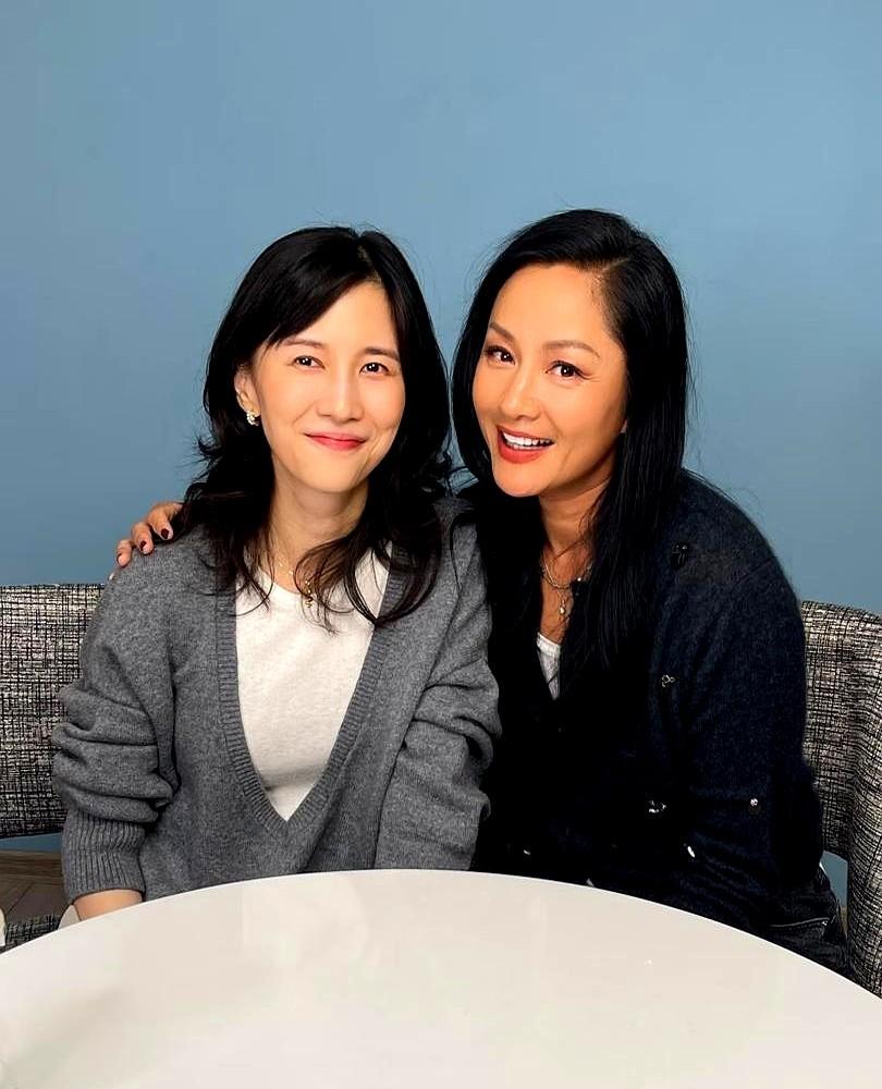 瞿颖和戴军上完papi酱的节目后突然翻红，尤其是瞿颖，似乎又重返顶流，成了妥妥的