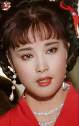 刘晓庆说：“我不是贞洁烈女，曾被抓进去坐牢。 “那时候，再冷的天都洗冷水澡，