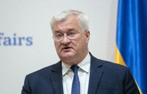 乌克兰突然放出一个重磅消息直接震惊不少人，乌克兰内阁正式宣布，一口气终止和俄罗斯