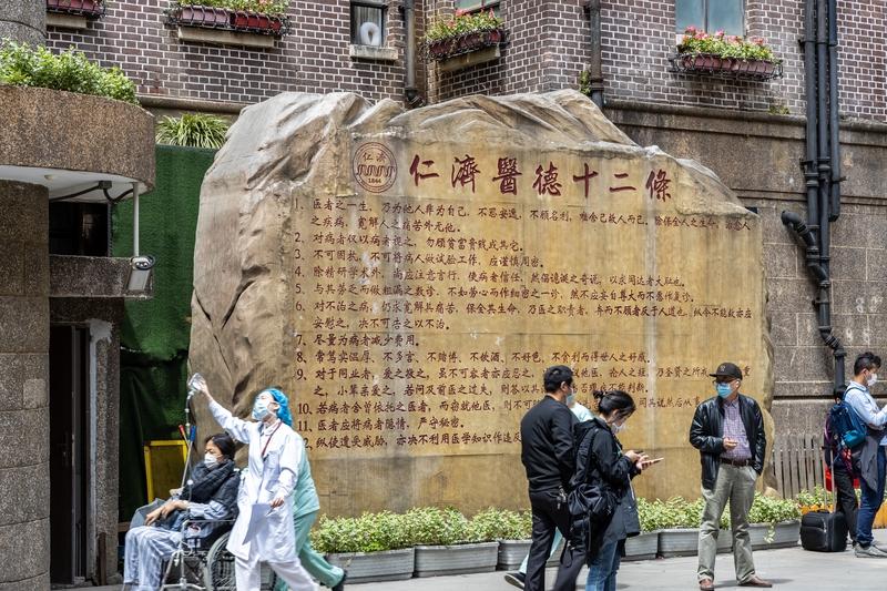 这十种人生活中很少生病。一，好色之人，眼里有美好，少生病。二，脾气好，不生气