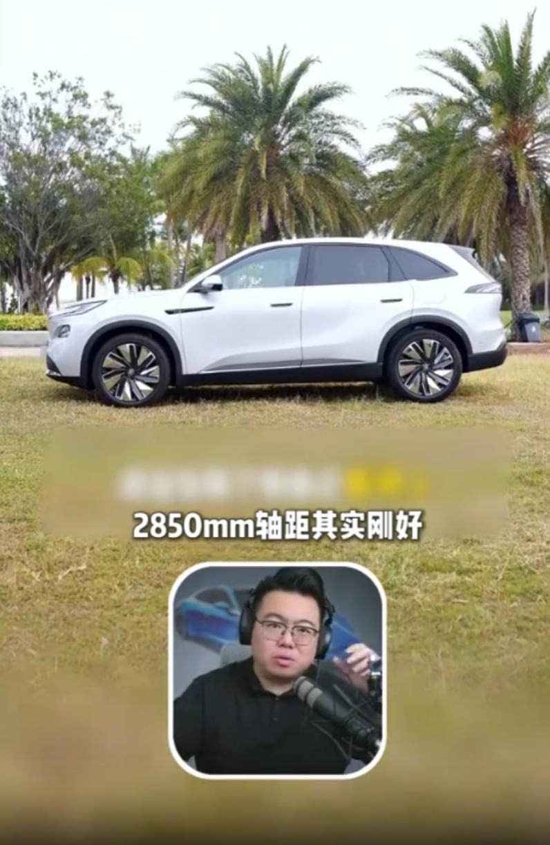 至境E7卖爆的秘密：不玩选装套路，全系给“大满配”上市首月，交付破万。在动不动