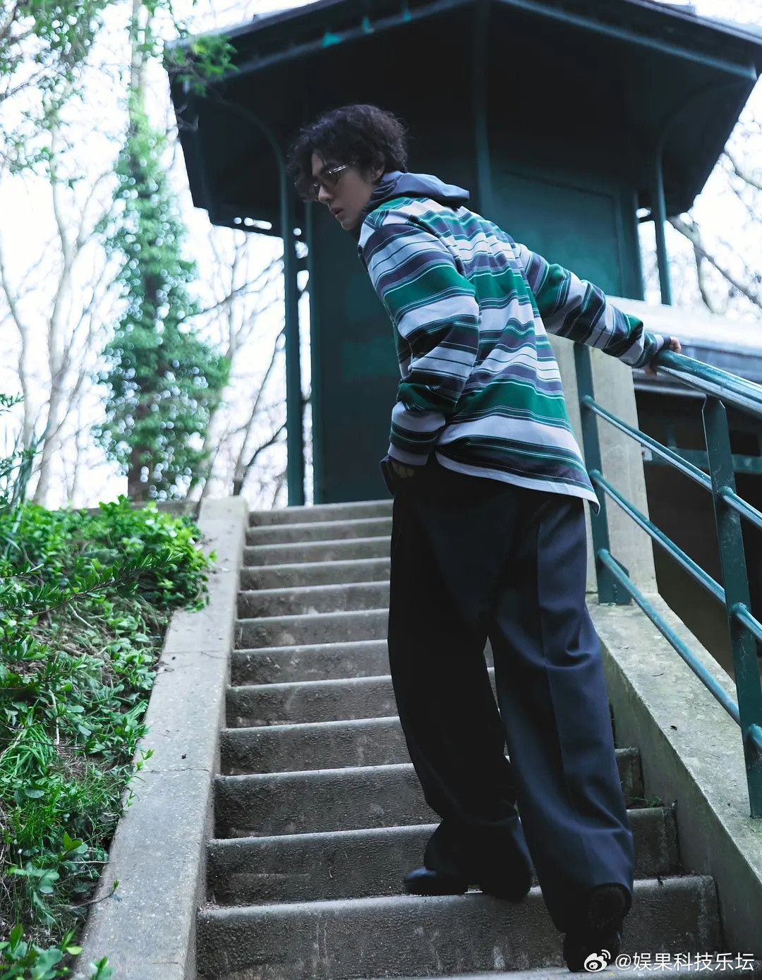 时尚界的神，谁敢穿老头衫还能这么帅？陈伟霆我觉得可以穿上试试