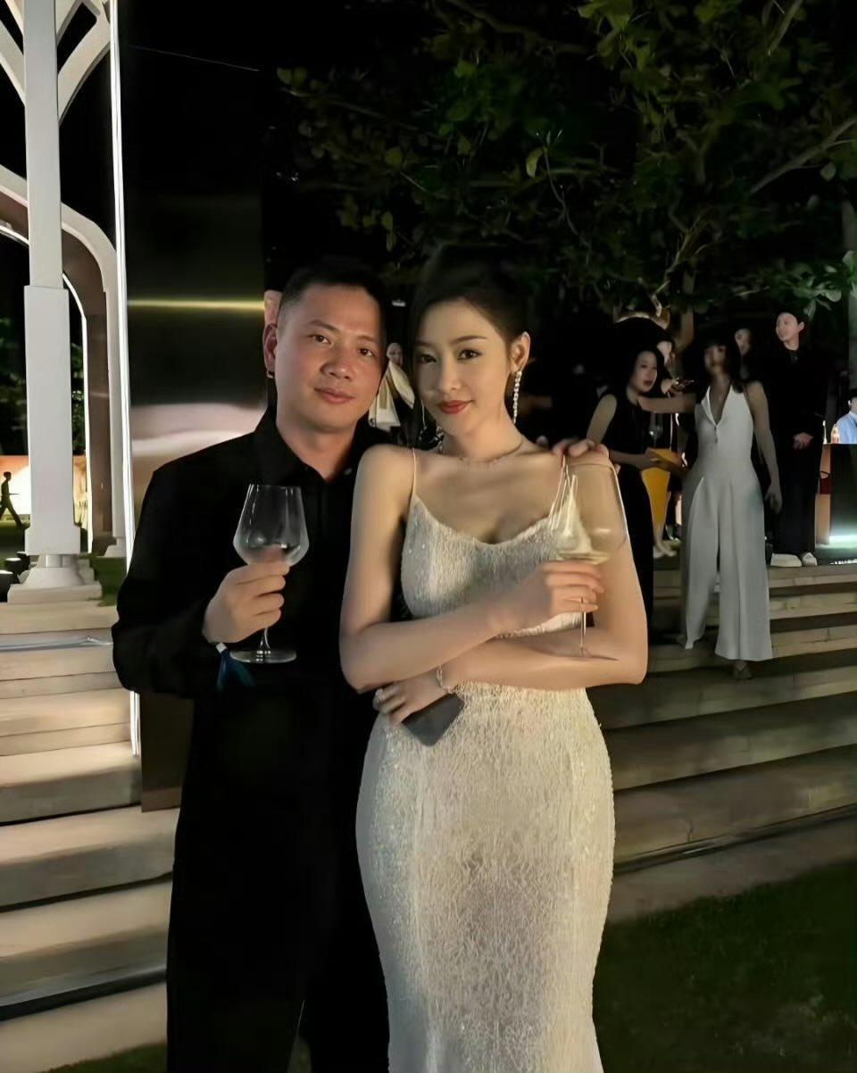 张天爱最近好像没怎么拍戏了，没见过有什么作品。是准备退休了吗？