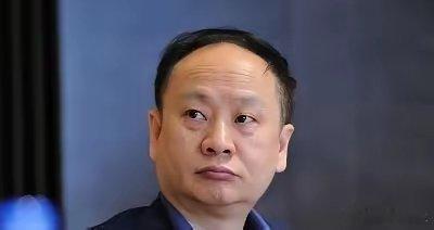 深圳湾一号背后的男人，湖南首富徐航，巅峰时日赚3亿，60岁娶美娇妻，人生赢家！​