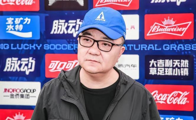 我好奇去查了一下董路的家庭，不查不知道，一查吓一跳，原来，他出身是高知家庭，父亲