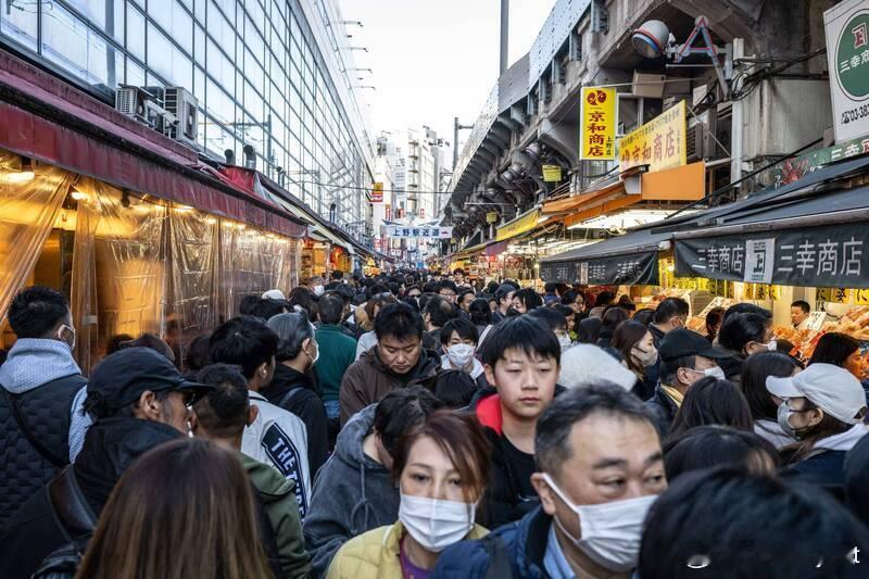 【在日中国男子涉当街猥亵女性被警方逮捕】海外新鲜事日本据日本媒体报道，一名3