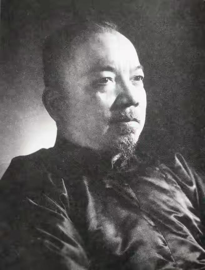 李济深能成为开国副主席，周总理坦言：听取他的建议红军无需长征。说起这事儿，得
