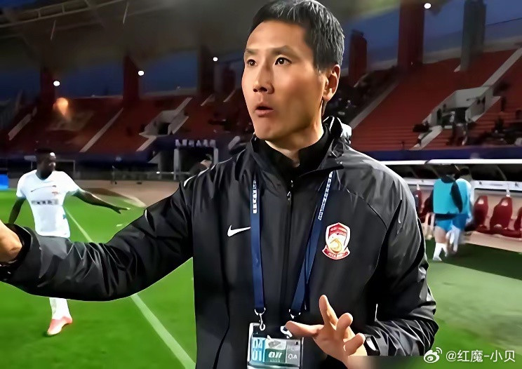 别总盯着虚名看，没用。林良铭18岁被皇马主席签下，违约金一个亿，这履历谁不羡慕？