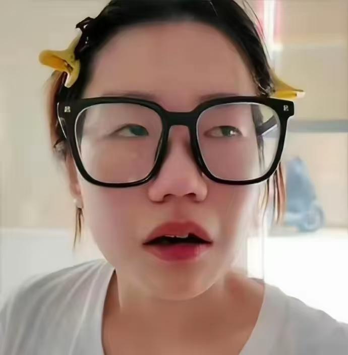一个好消息，一个坏消息！好消息是陈女士火了，虽然让人火大，但确实是火了，