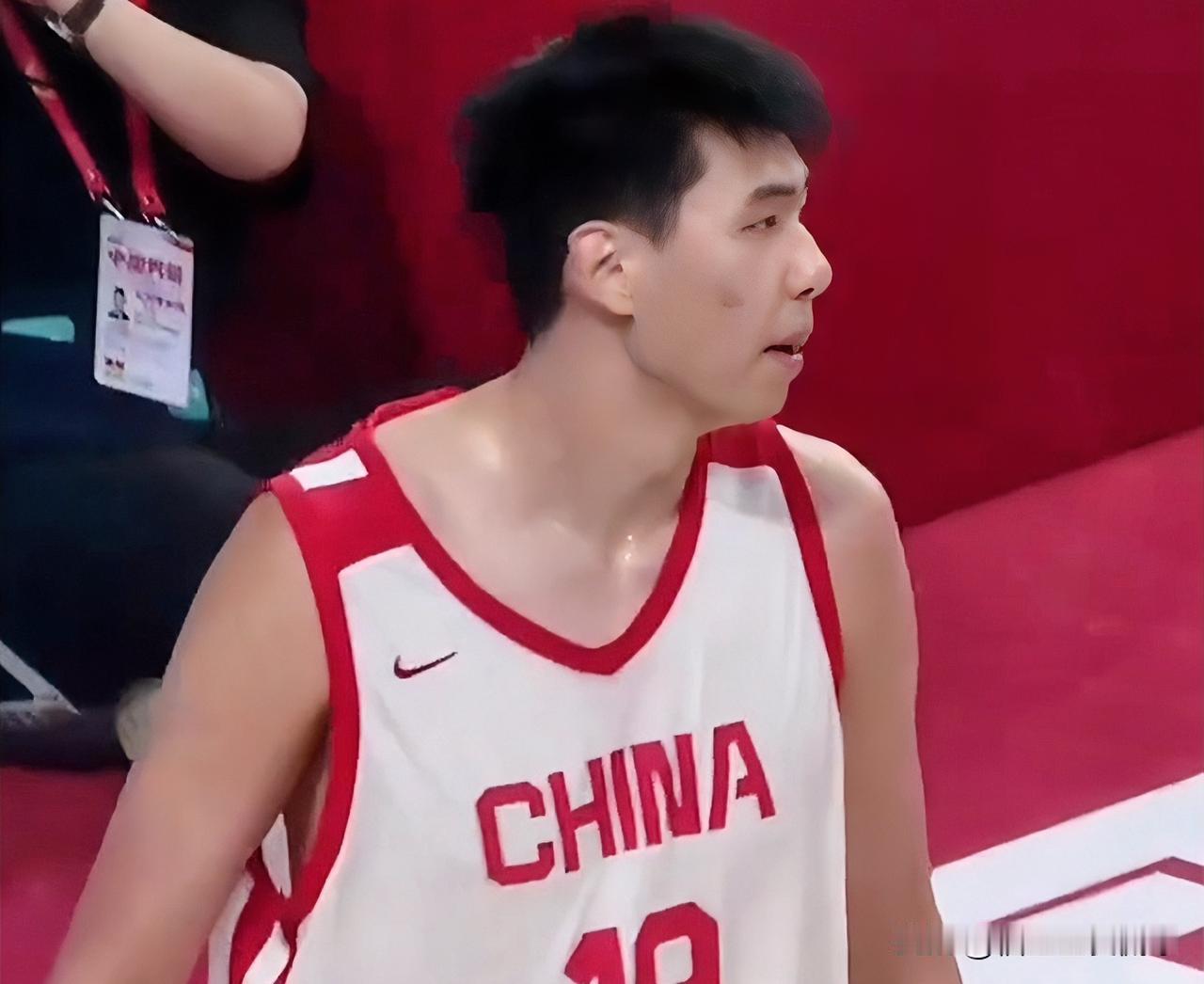 徐昕：伯乔，你这是啪啪打脸杜锋啊？彻底不装了，摊牌了吗？？？焦泊乔：我这哪跟哪
