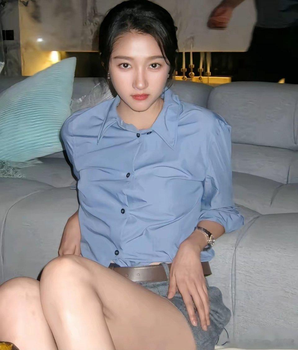 已经28岁的关晓彤，总觉得没啥女人味大家有这种感觉吗？