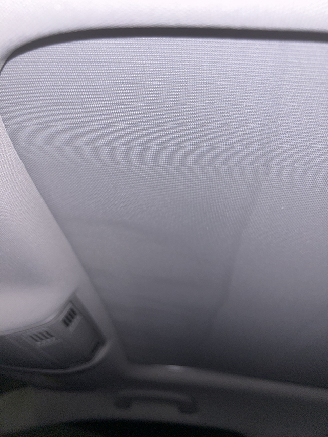 速腾提车50天天窗漏水今天看了一下遮阳帘前面一段有水渍，天窗漏水，才一个多月的