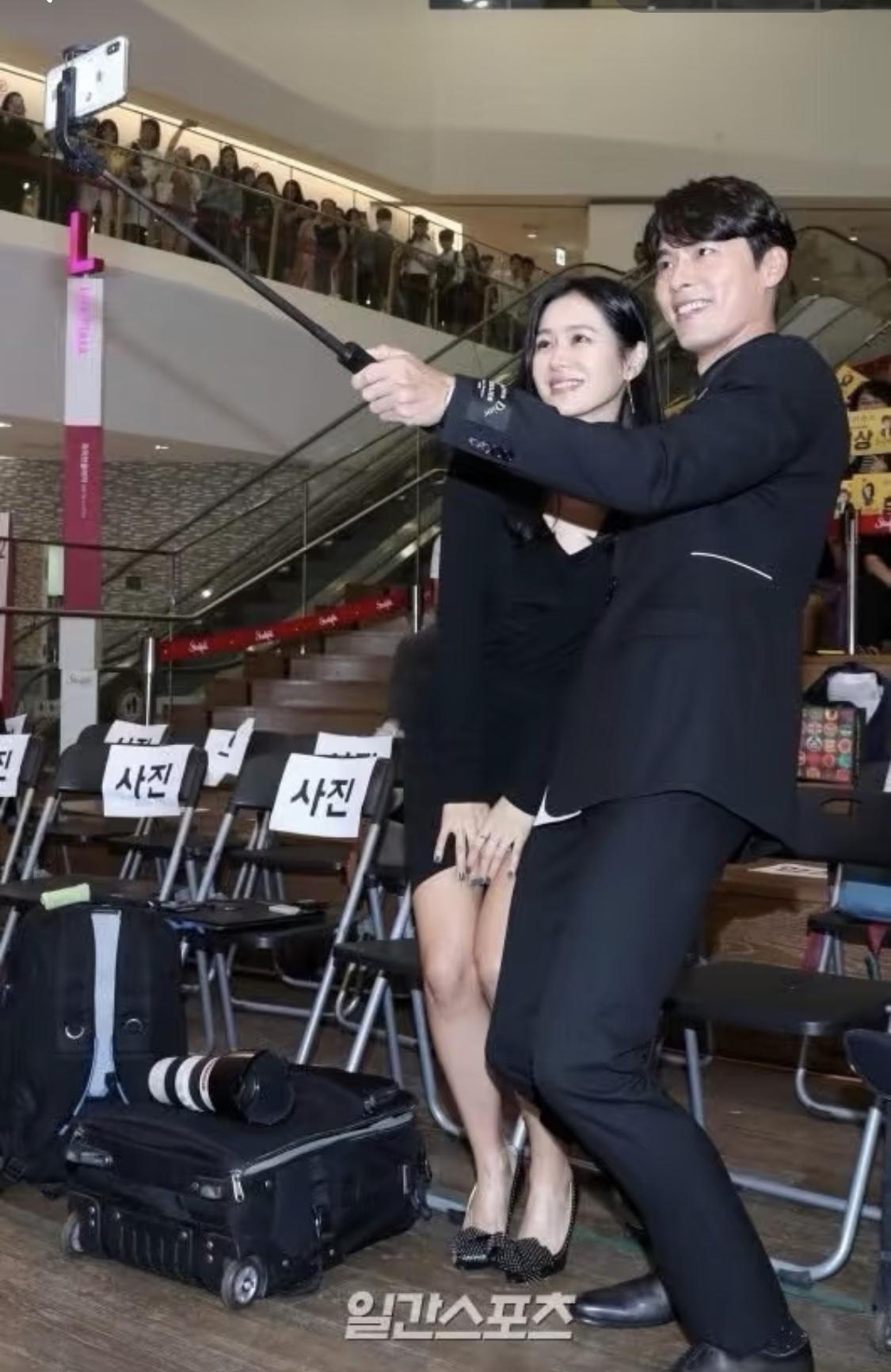 距离玄彬和孙艺珍首张暧昧照片流出已经过去8年了，他们的儿子也已经出生3年了。