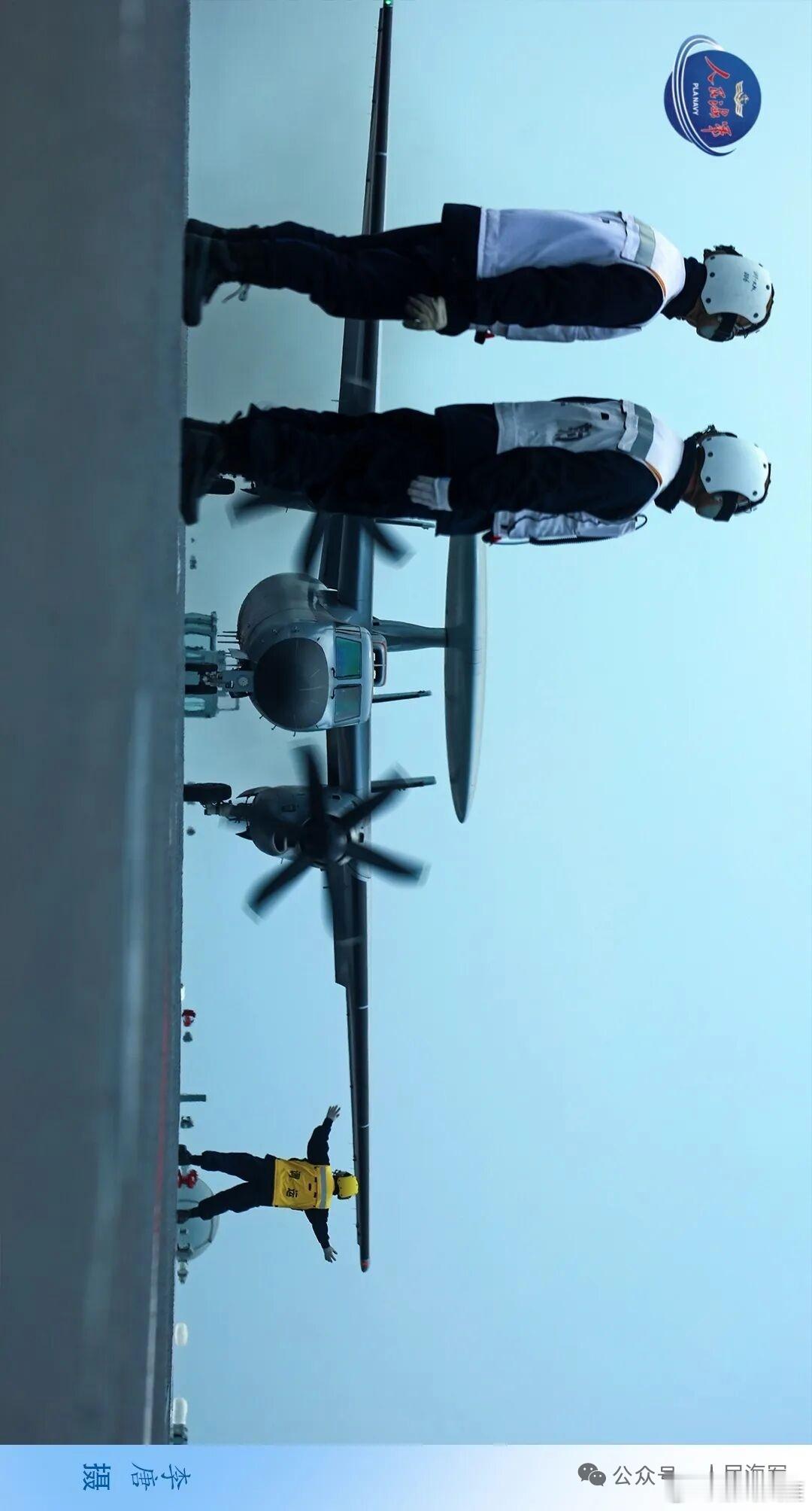 歼-15T、歼-35、空警-600三型舰载机在福建舰首次成功阻拦着舰和弹射起飞，