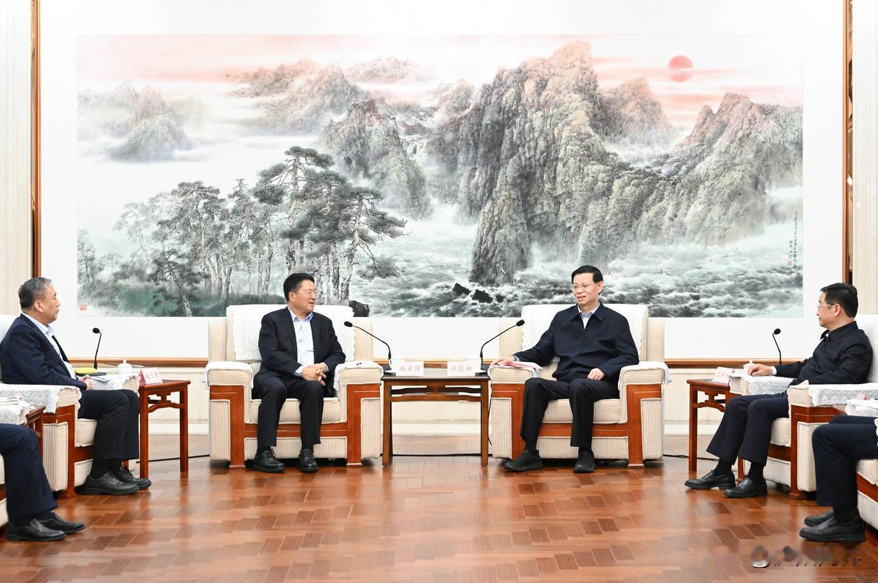 知名企业家到访沈阳辽宁迎来大发展沈阳迎来大繁荣这些知名企业家是：中芯聚源