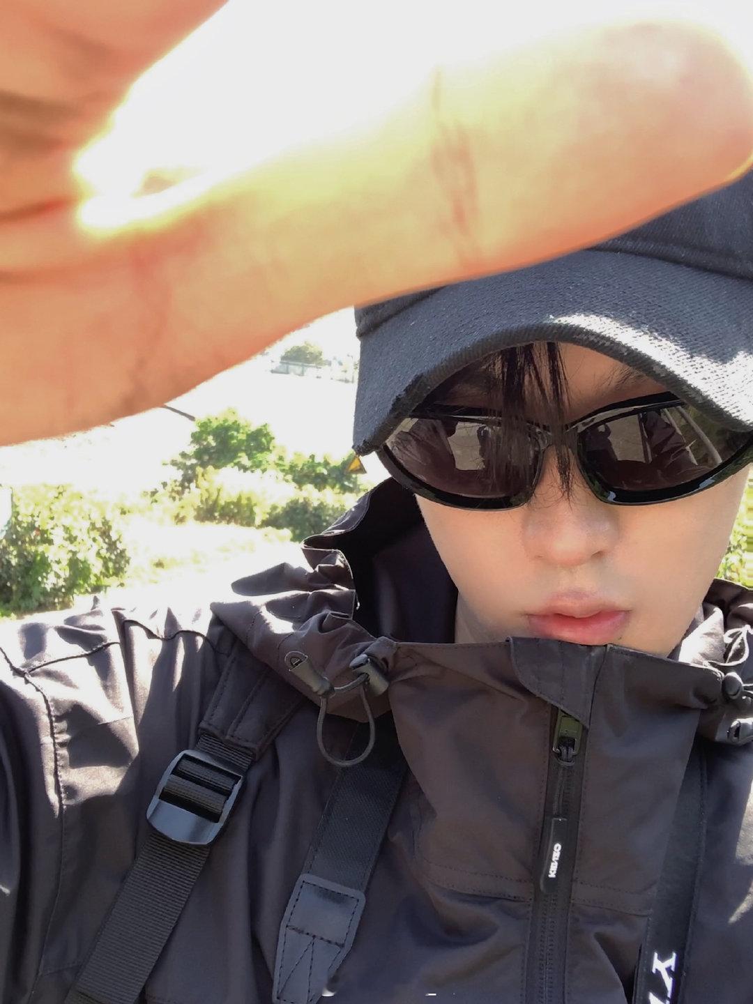 田栩宁登高look田栩宁重阳营业帅出新高度​​​