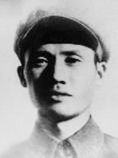 志愿军悍将吴国璋，不顾众将强烈反对，硬将800名美军俘虏关进废矿洞，他眼圈发红撂