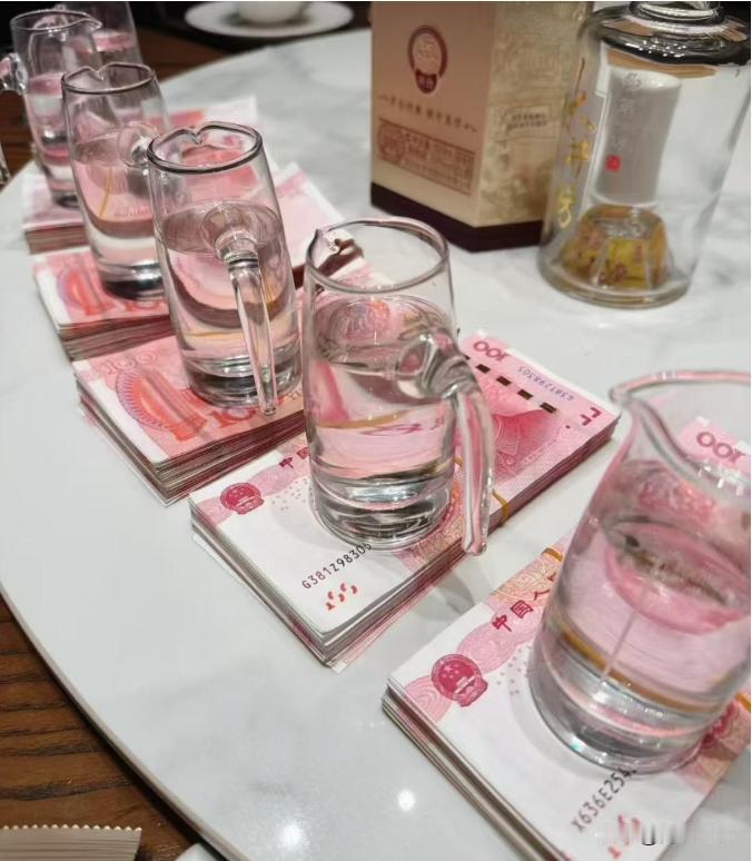 说中国老板是资本家，简直是对资本家的侮辱。真正的资本家买的是你的价值：只要你能