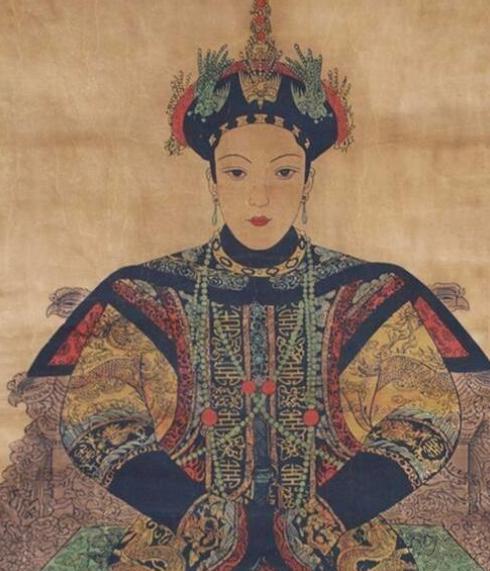 1653年，顺治不顾群臣反对，废了皇后孟古青。孟古青被废后，回了娘家，谁知她已有