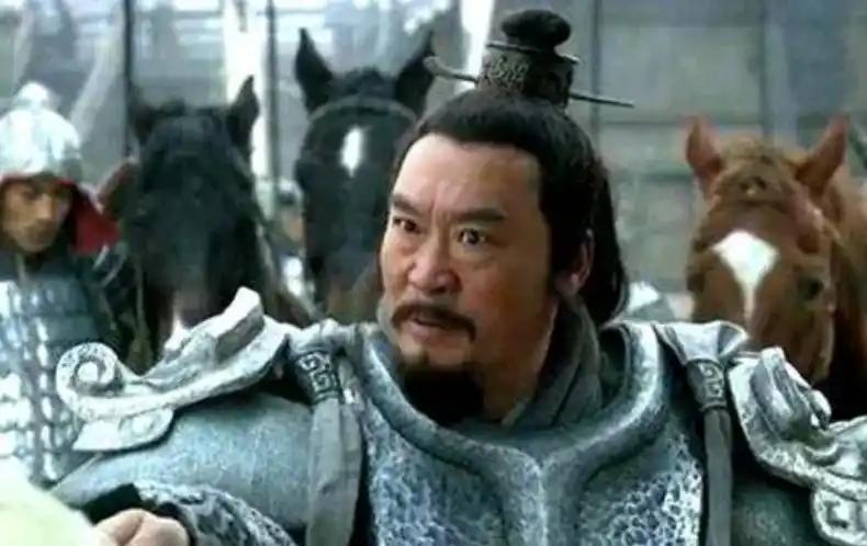 为什么顺风顺水的项梁一败涂地，而寄人篱下的刘邦却能逆袭翻盘？同样是带兵打仗，