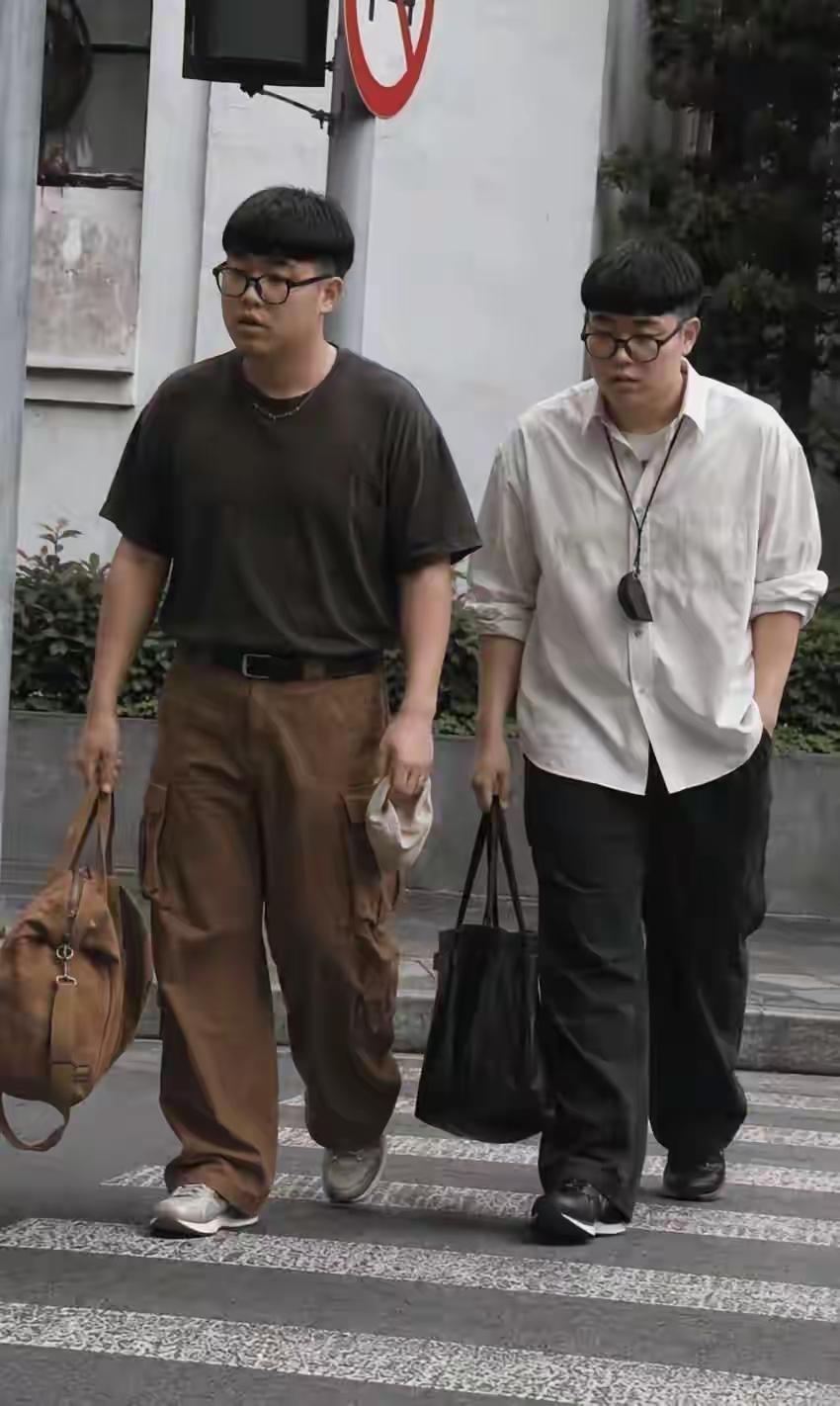 论气质和体型的重要性，同款的衣服，在不同人的身上展显不一样的效果，衣服可以