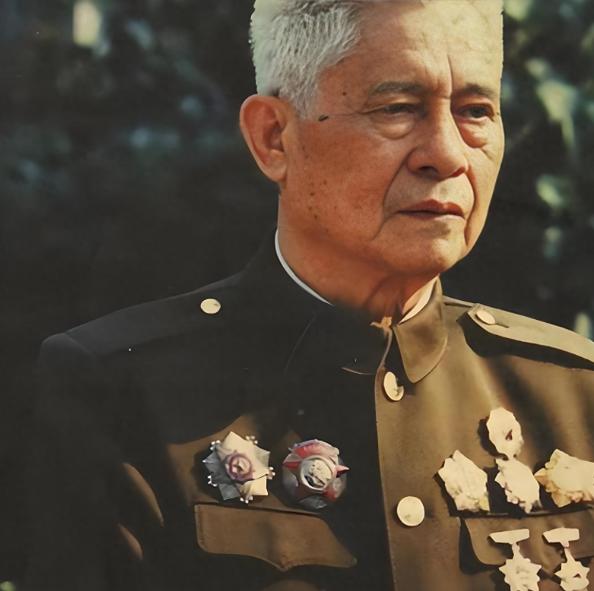 1984年7月12日，越南军队总参谋长黎仲迅亲自赶到前线指挥作战。他们调集了18