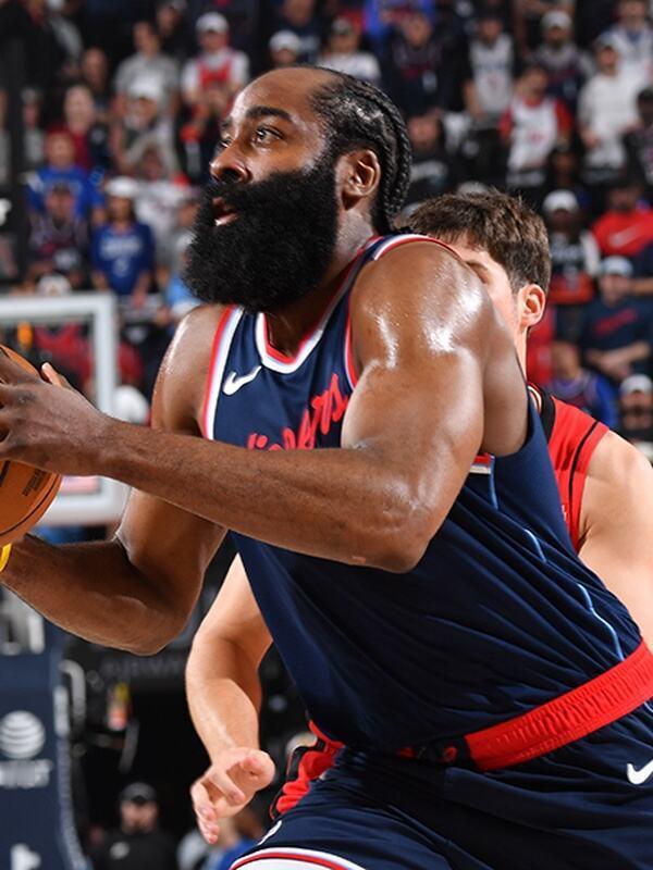 火箭和快船队这笔交易可以实现双赢！火箭队送出范乔丹、电风扇、泰特、霍勒迪和1