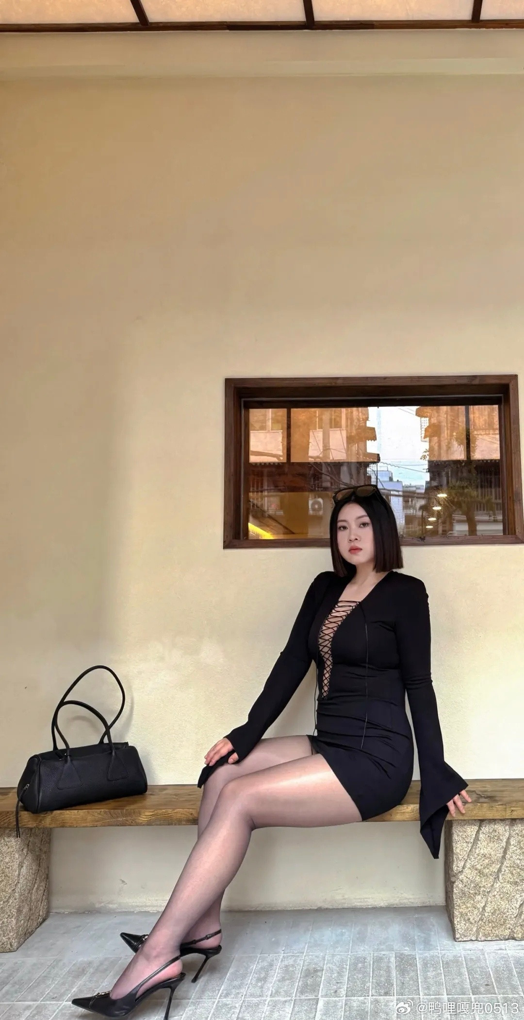 御姐热门美女美女黑色深V包臀裙性感大长腿