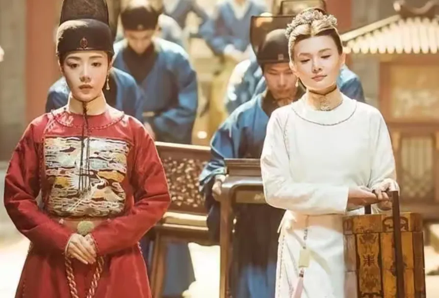 1561年，嘉靖皇帝喝醉了酒，召幸13岁的小宫女尚氏。玩到尽兴时，尚氏在帐子里放