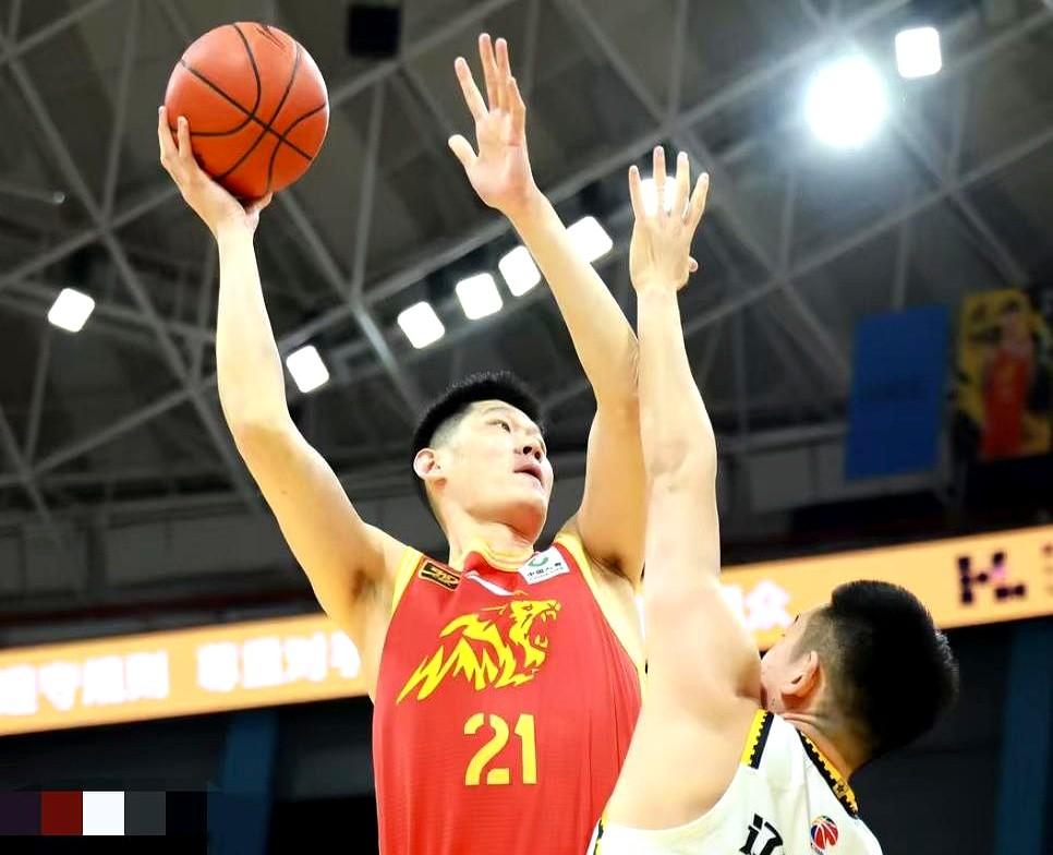 联盟里很少有队伍愿意广厦把赵岩昊、赵嘉仁一个个送走，自家辛辛苦苦培养的冠军班底