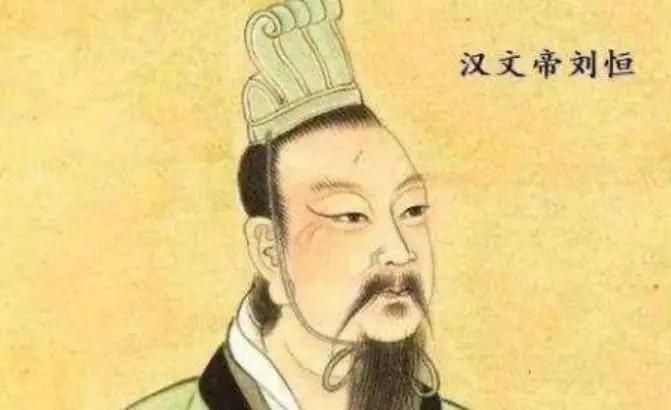 公元前180年，23岁的刘恒走到未央宫门口，十个持戟卫士拦住他怒吼：“没有太尉的