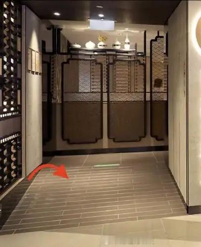 为什么吃海底捞前要先上个坡进门总要先走一个小斜坡，难怪服务员除了喊“欢迎光临”，