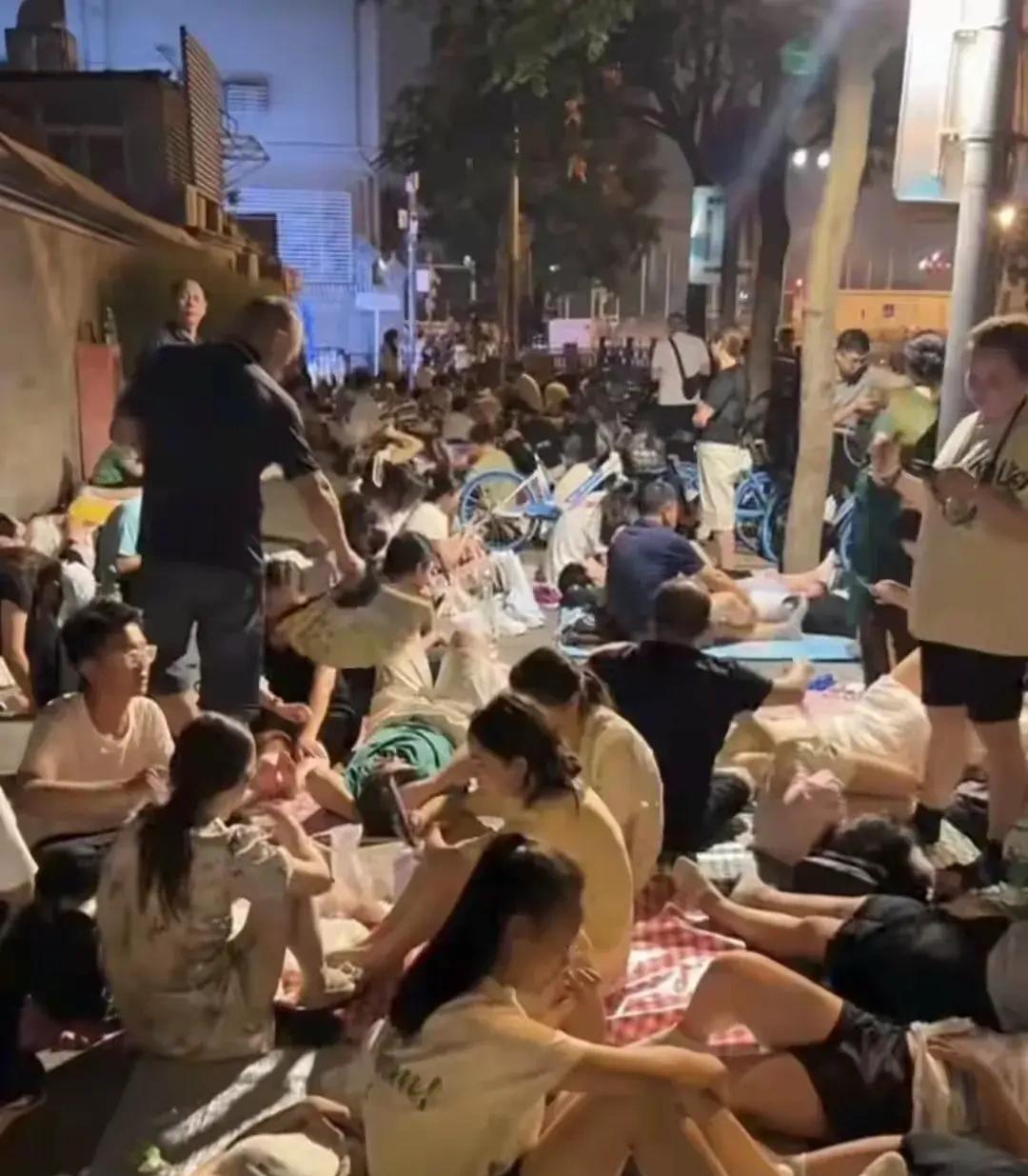 保佑柳州同胞平安5月18日0时21分，广西柳州传来噩，当地发生5.2级地震，震