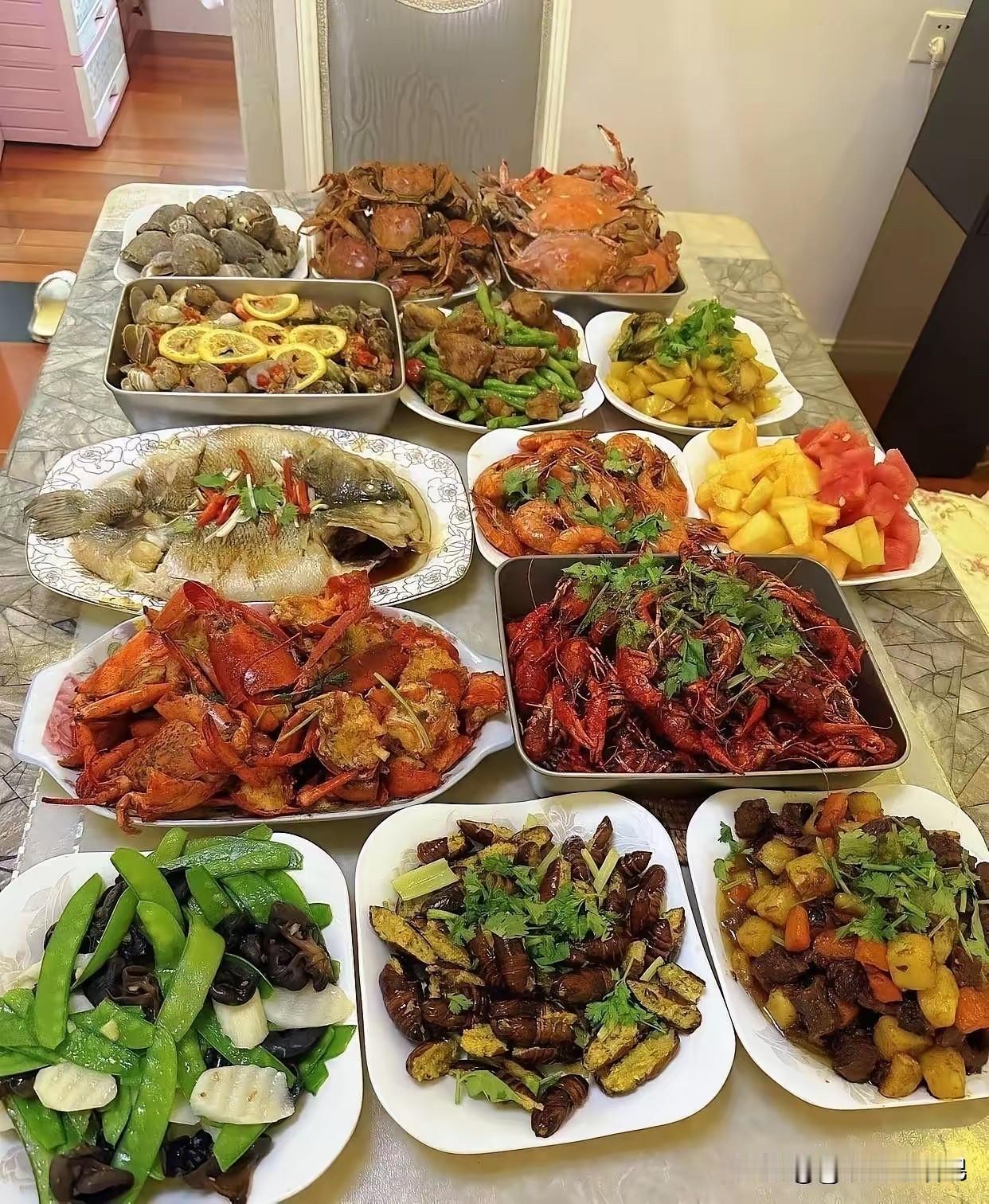 这一大桌子菜，你最想吃哪道菜？