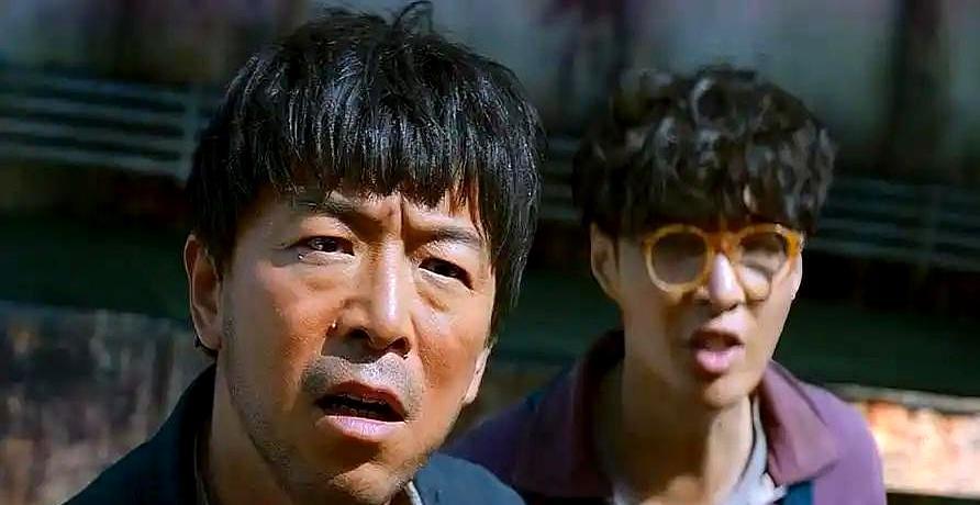 黄渤正在被他的“演技”杀死。不是演得不好。而是他上综艺太多，把“演员”这碗饭