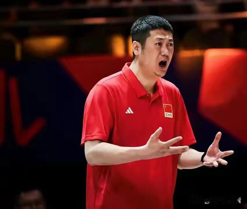 中国女排3:0横扫法国女排，不仅仅是球员表现突出，更因为：1.主教练赵导的有