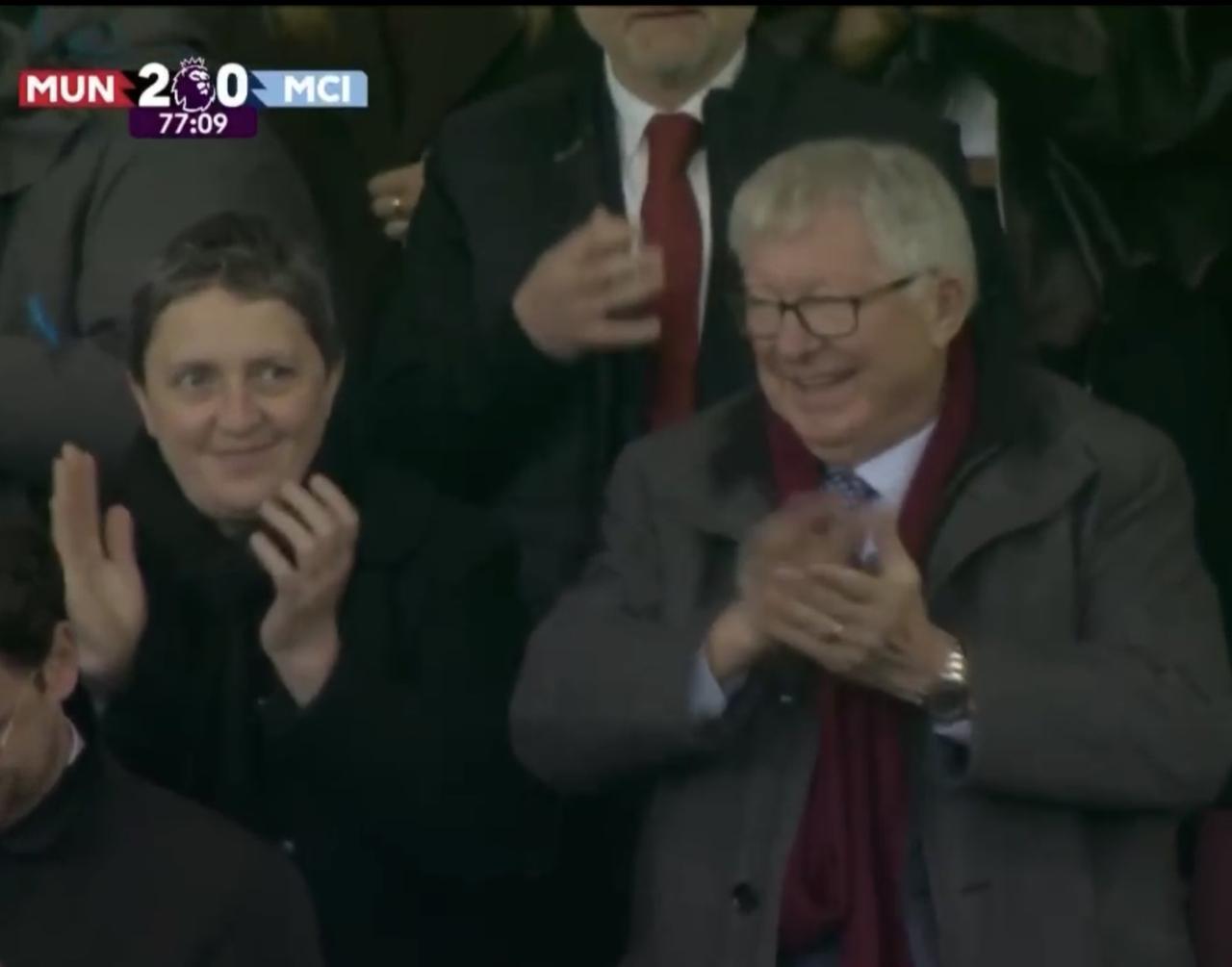 老爷子是真的笑舒心了呀